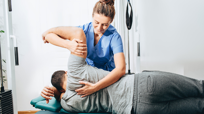 Conditions That Benefit From Seeing a Chiropractor